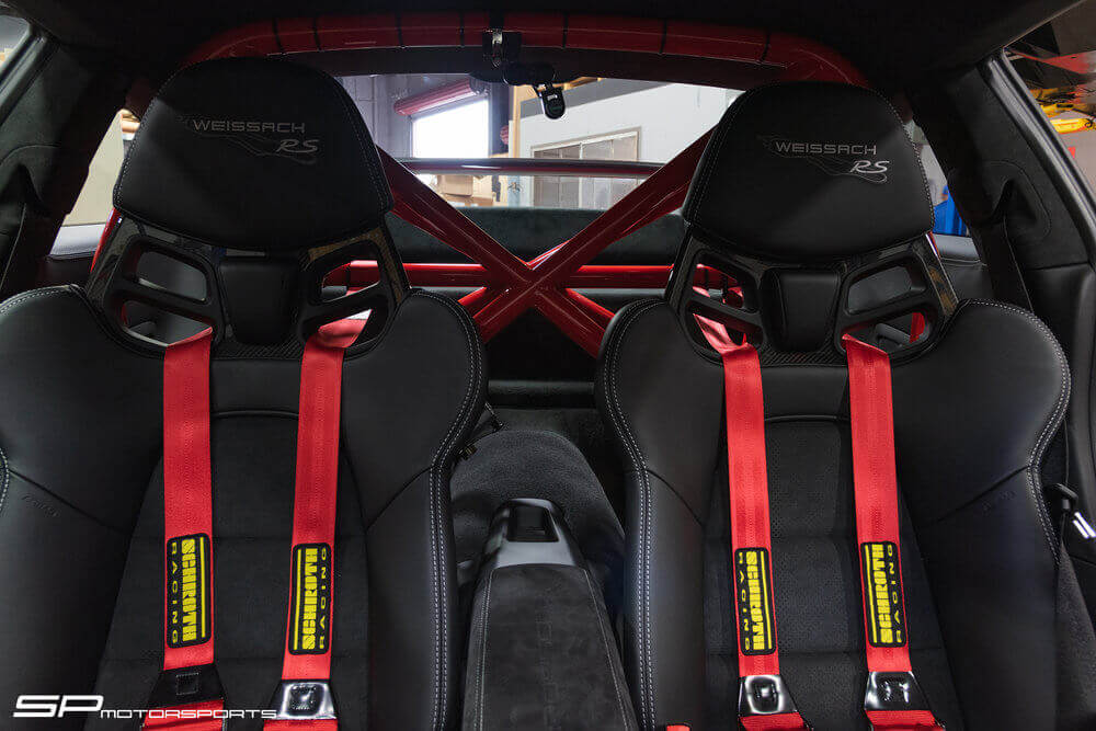 Porsche GT3 RS interior data and safety installation
